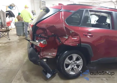 2022 Toyota Rav4 Xle z USA, uszkodzony, nr VIN 2T3P1RFVXNW306984